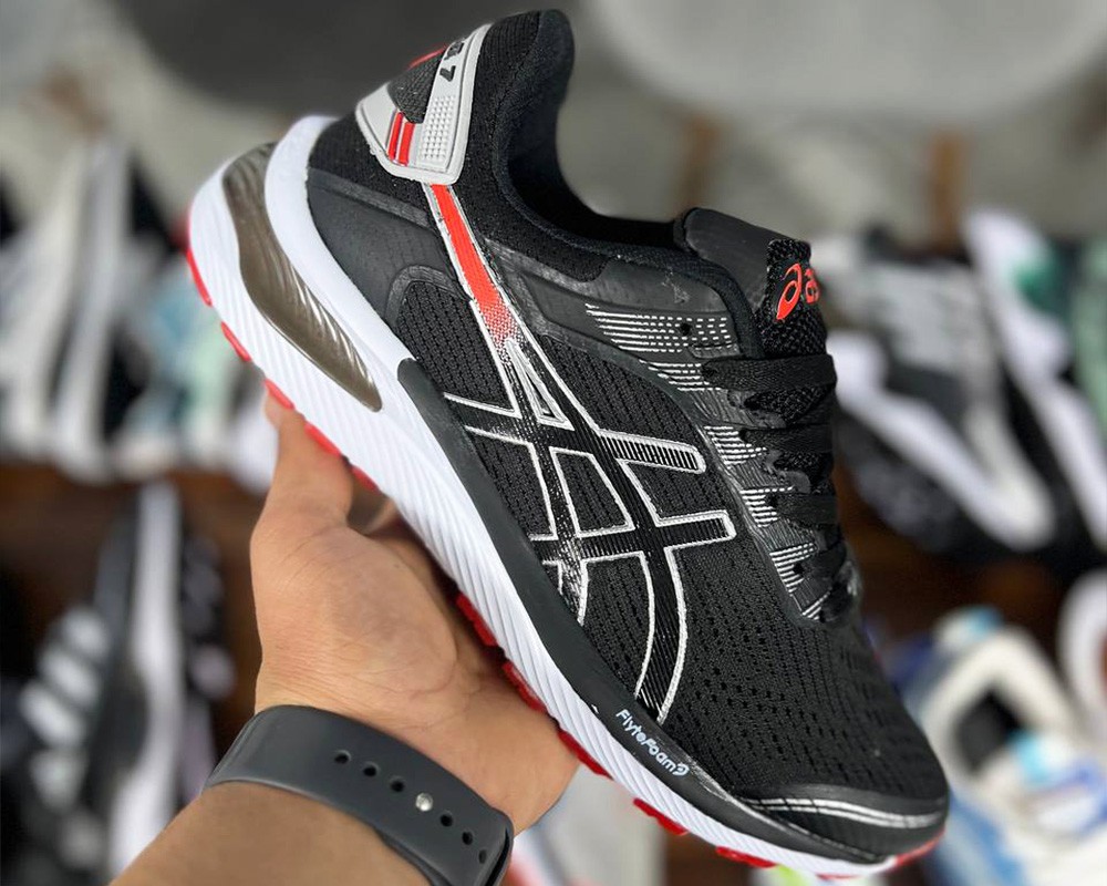  Asics GT 2000 