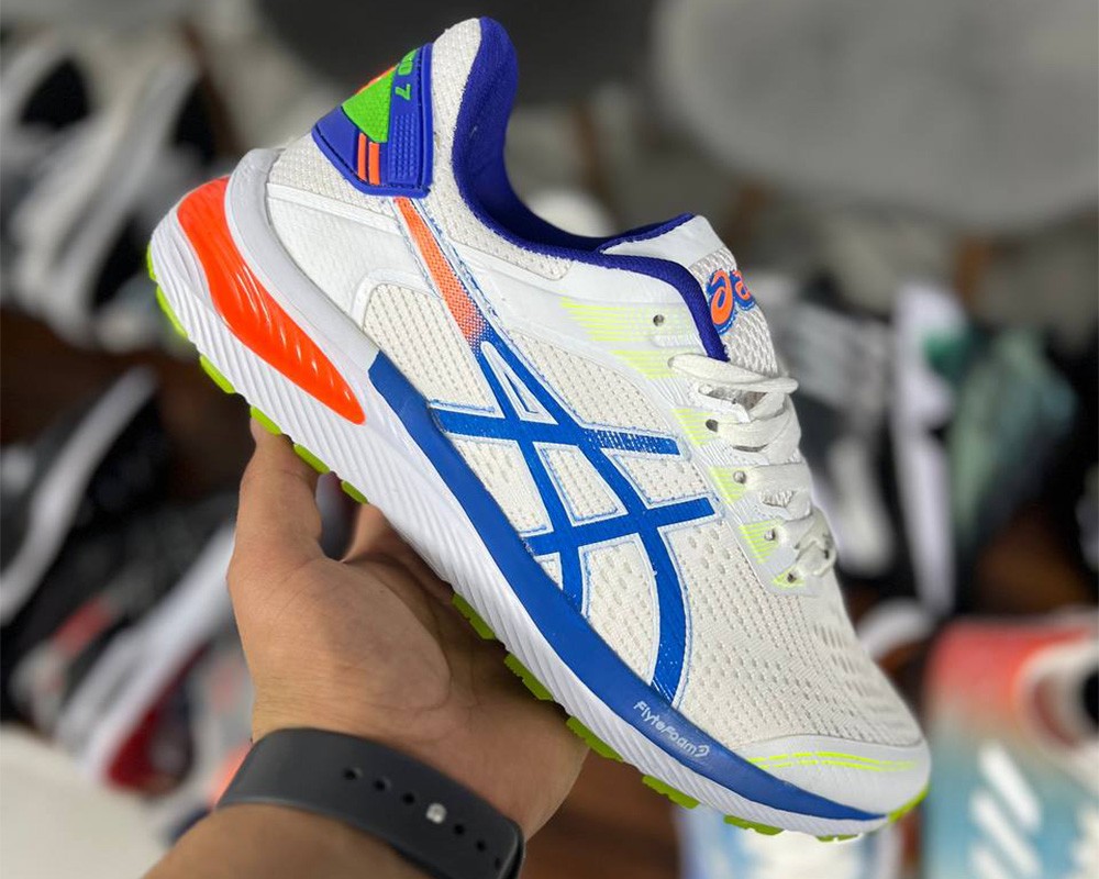  Asics GT 2000 