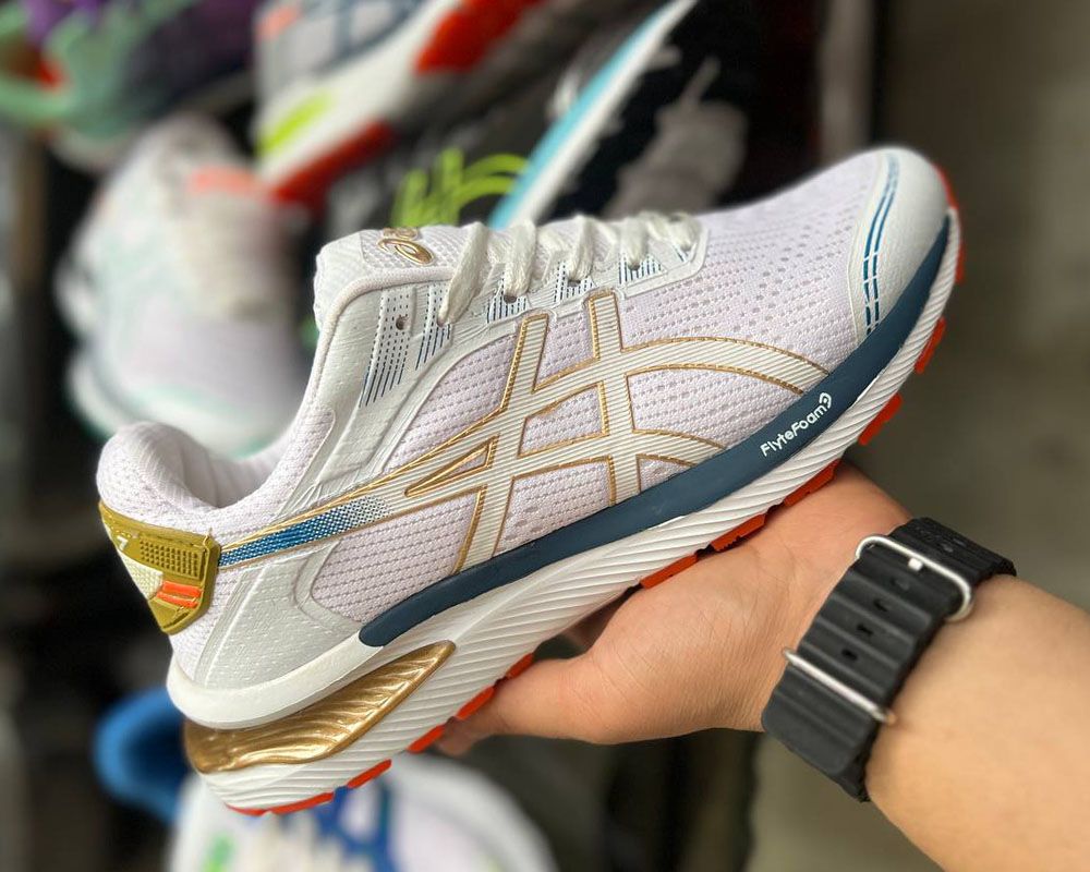  Asics GT 2000 